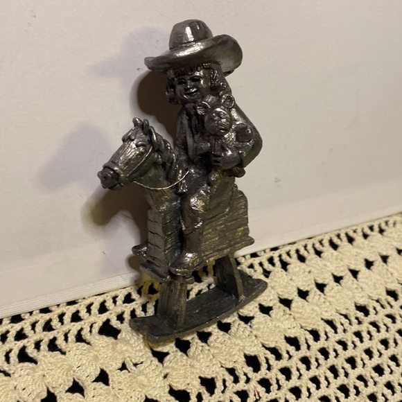 Signed M.A. Ricker Pewter silver sculpture of cowgirl on rocking horse - Picture 5 of 11